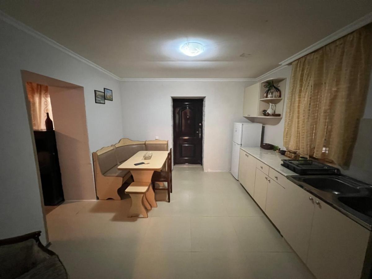 Cozy Apartment In The Centre Of Kutaisi Exterior photo